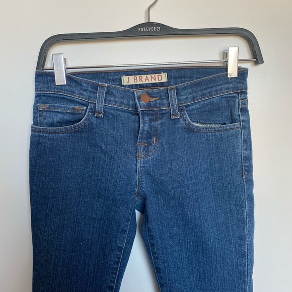 J Brand Skinny Jeans; Size 24 - Picture 3 of 9
